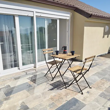 Pes Na Area 22 Apartment